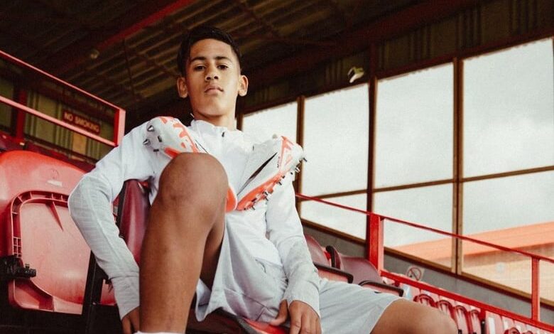 JJ Gabriel treinará com profissionais do Manchester United