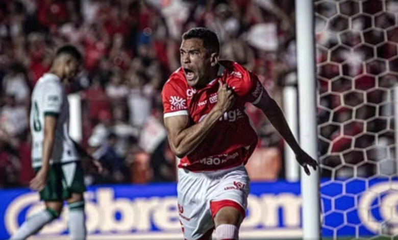 Vila Nova domina Goiás e vence o clássico por 2 a 0, se aproximando do G-4