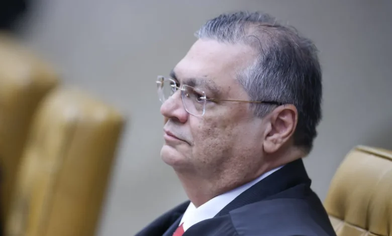 Dino determina inquérito para investigar R$ 694 milhões em 'emendas Pix'