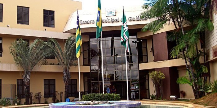 Vereadores direcionam R$ 2,5 milhões de emendas para escolas e entidades sociais