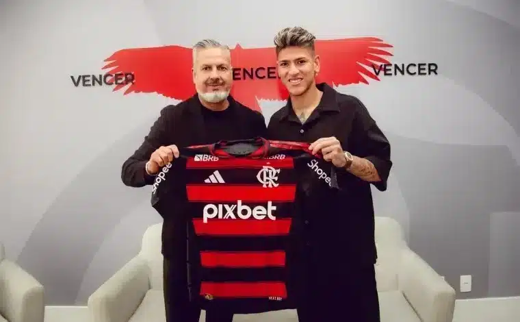 Flamengo fecha com Jorge Carrascal