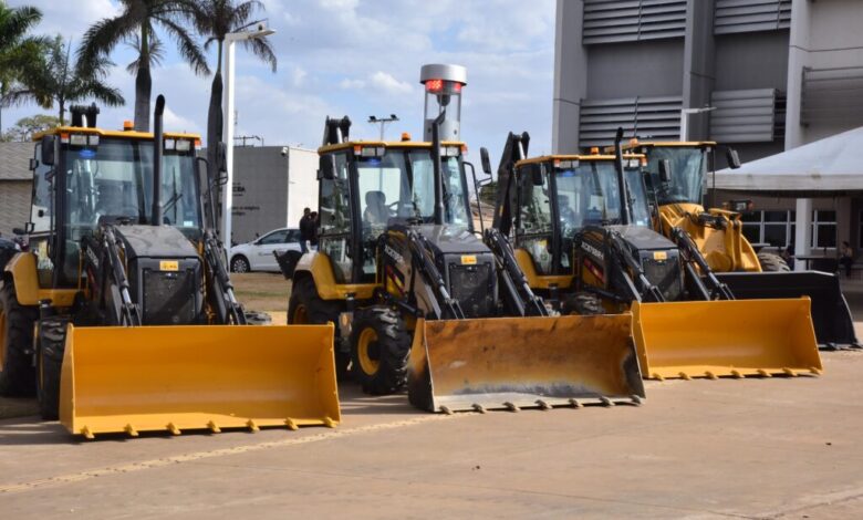 Prefeitura de Aparecida recebe novos maquinários