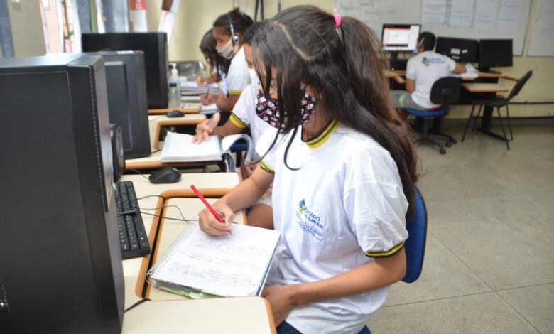 Governo lança regras para levar internet a escolas estaduais