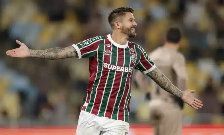 Fluminense derrota o Grêmio e alivia pressão no Brasileirão