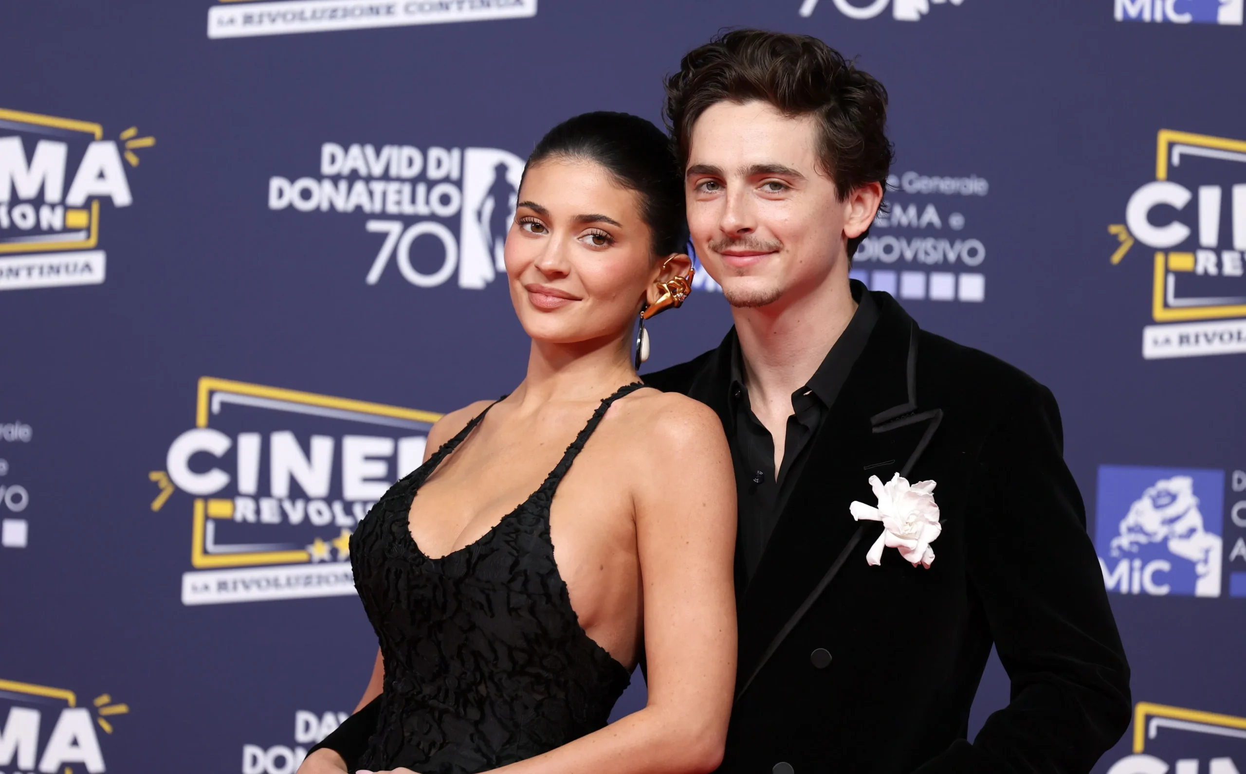 Kylie Jenner e Timothée Chalamet mantêm namoro à distância - Imagem do artigo