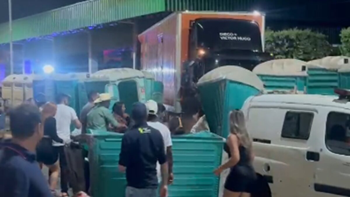 Acidente em Itaberaí: caminhão de dupla sertaneja fere 14 - Imagem do artigo