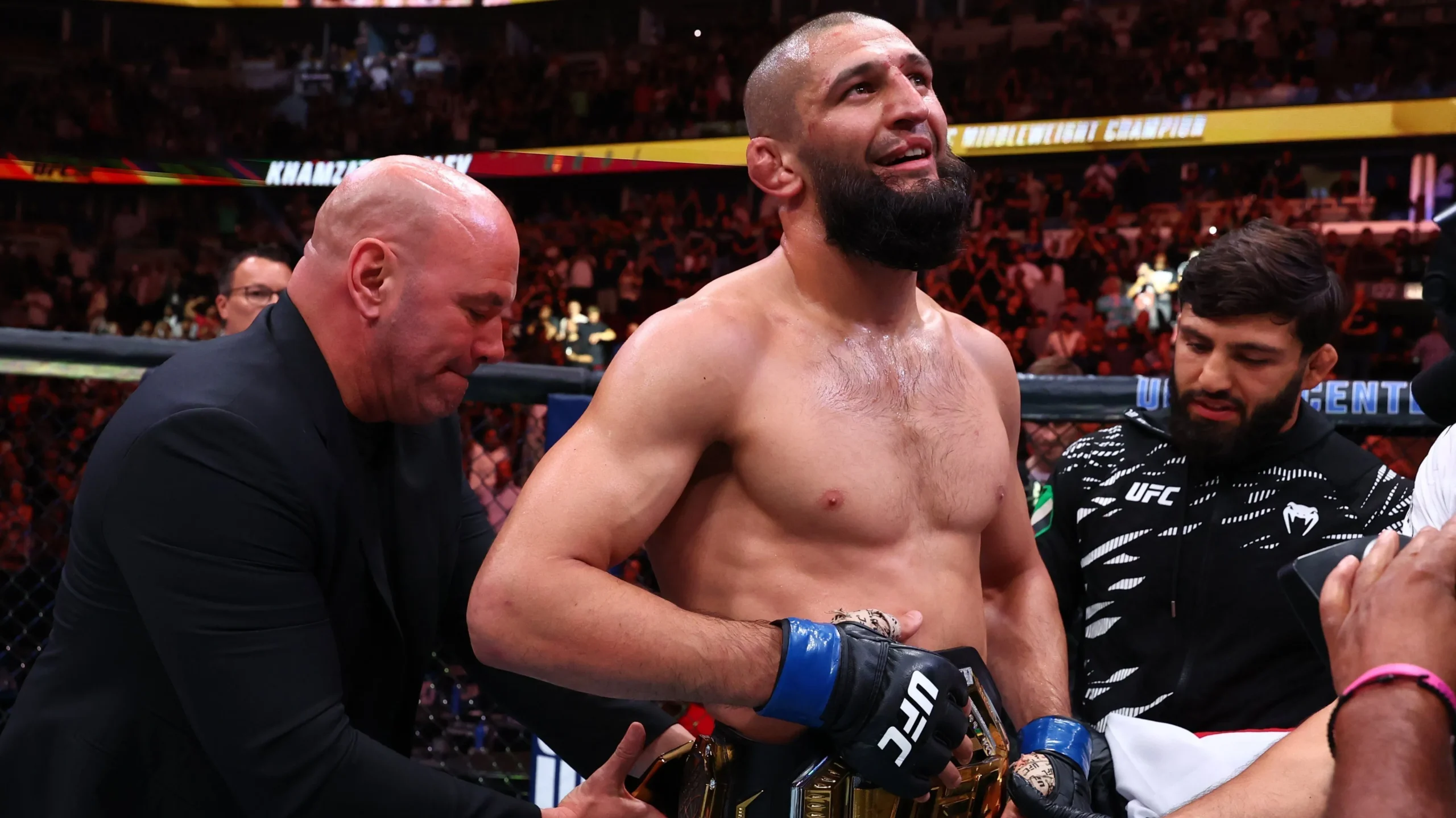 Resultados do UFC 319: Chimaev conquista cinturão - Imagem do artigo