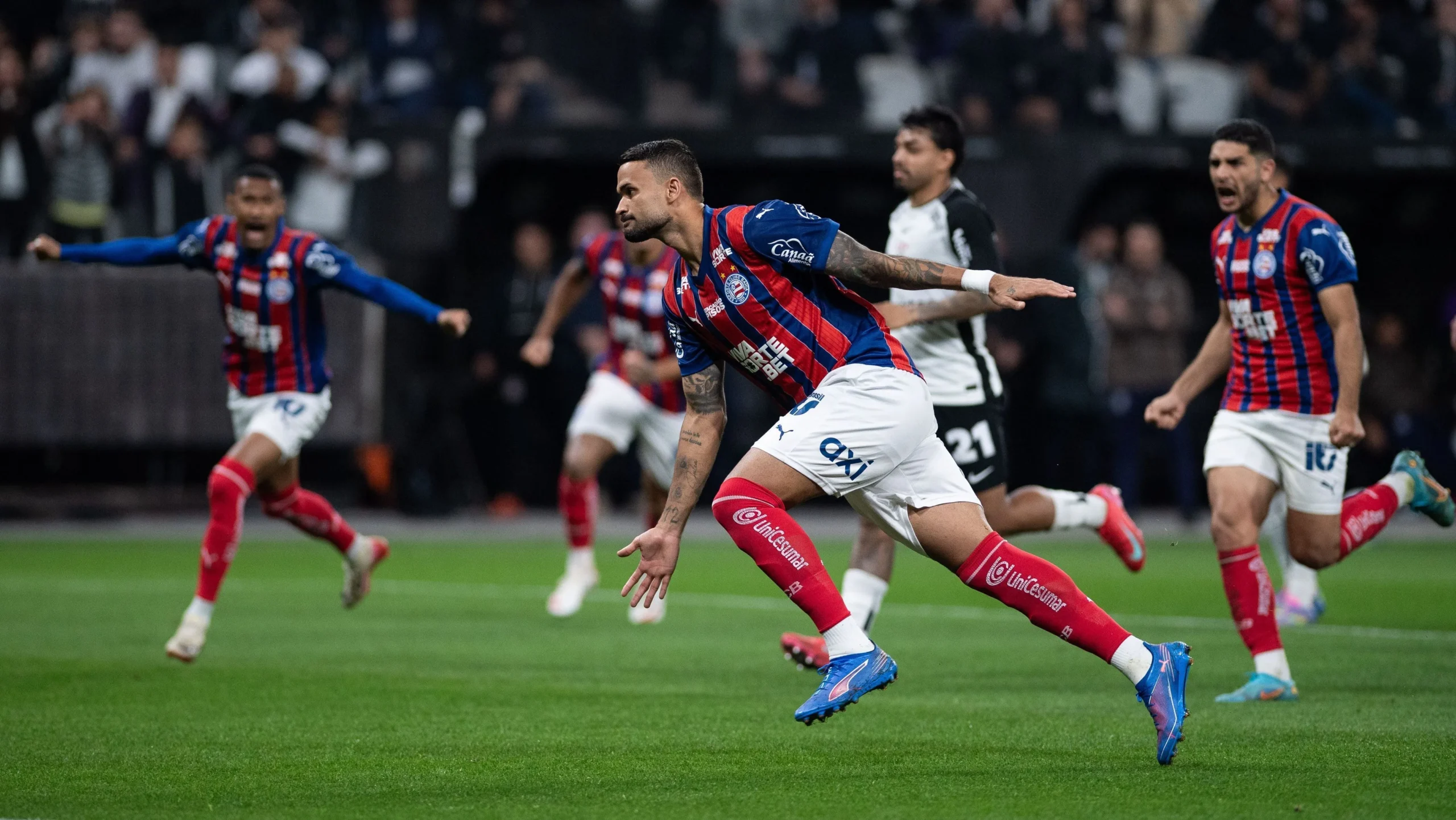 Bahia vence Corinthians e se mantém no G4 do Brasileirão - Imagem do artigo