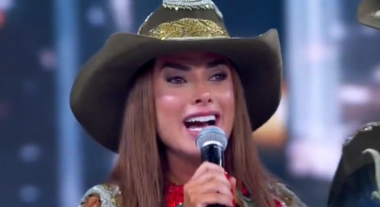 Nicole Bahls erra no Dança dos Famosos e conquista web - Imagem do artigo