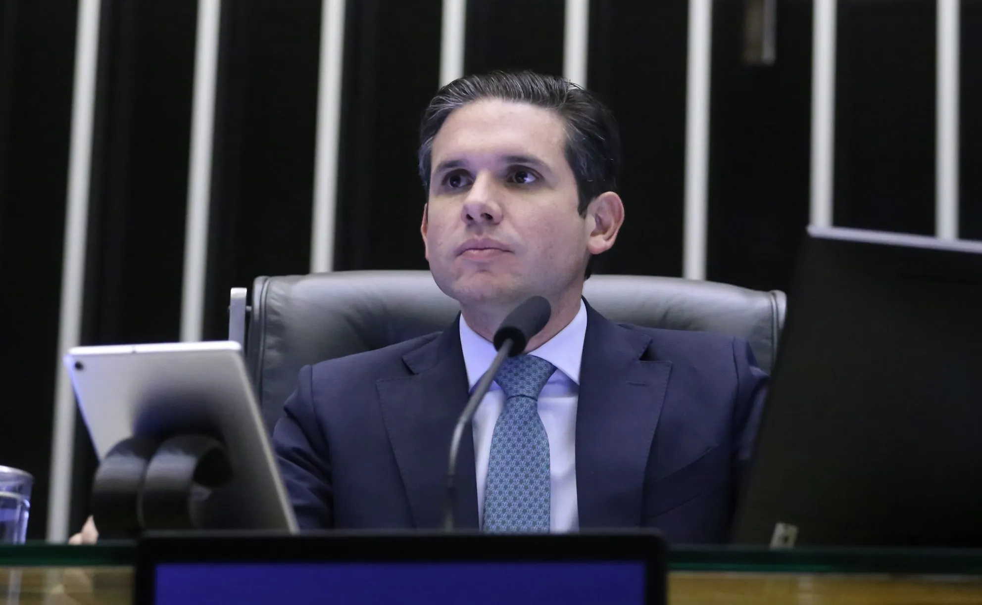 PEC que blinda Congresso ganha prioridade de Hugo Motta - Imagem do artigo