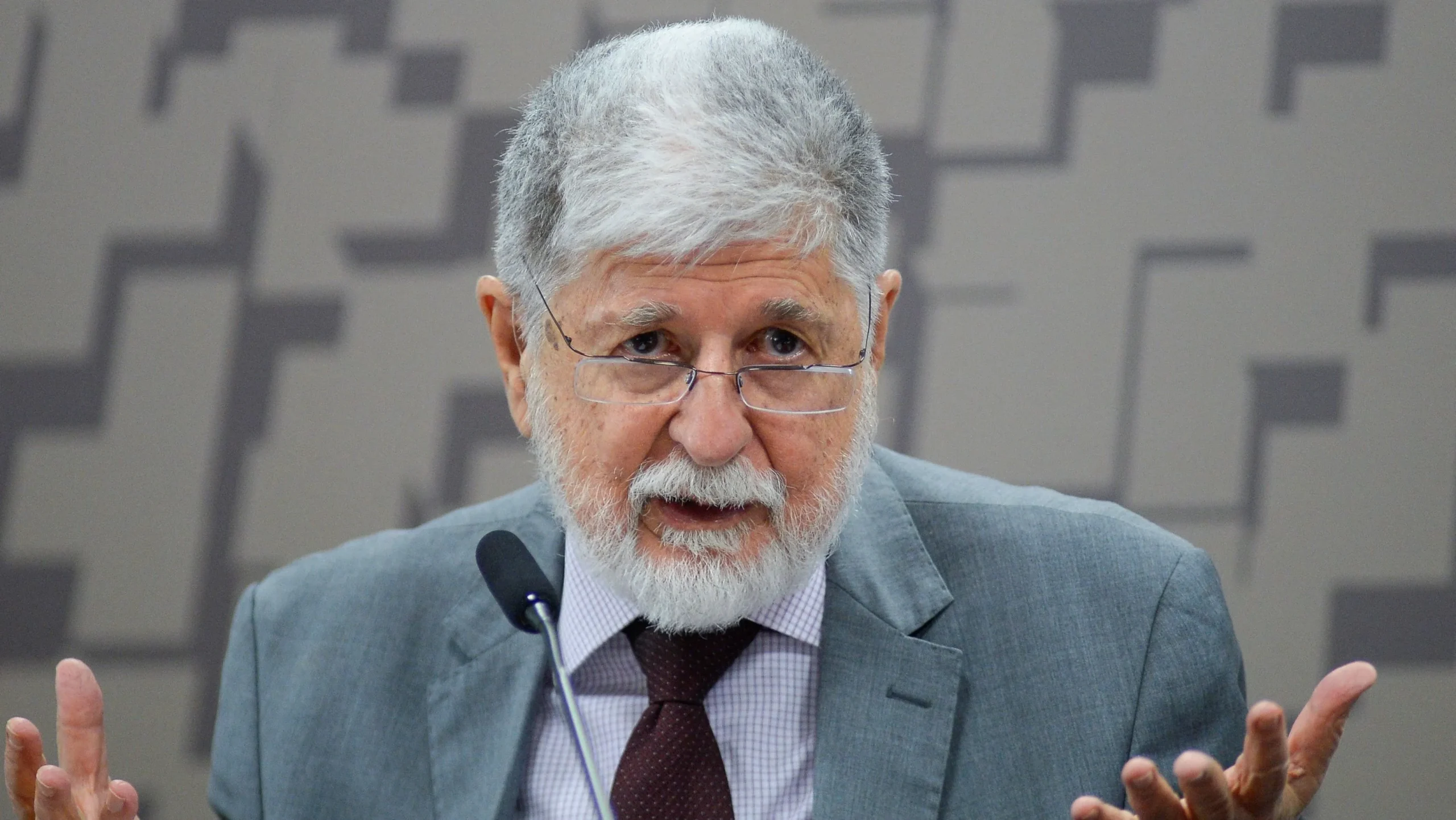 Navios dos EUA na costa venezuelana preocupam Amorim - Imagem do artigo