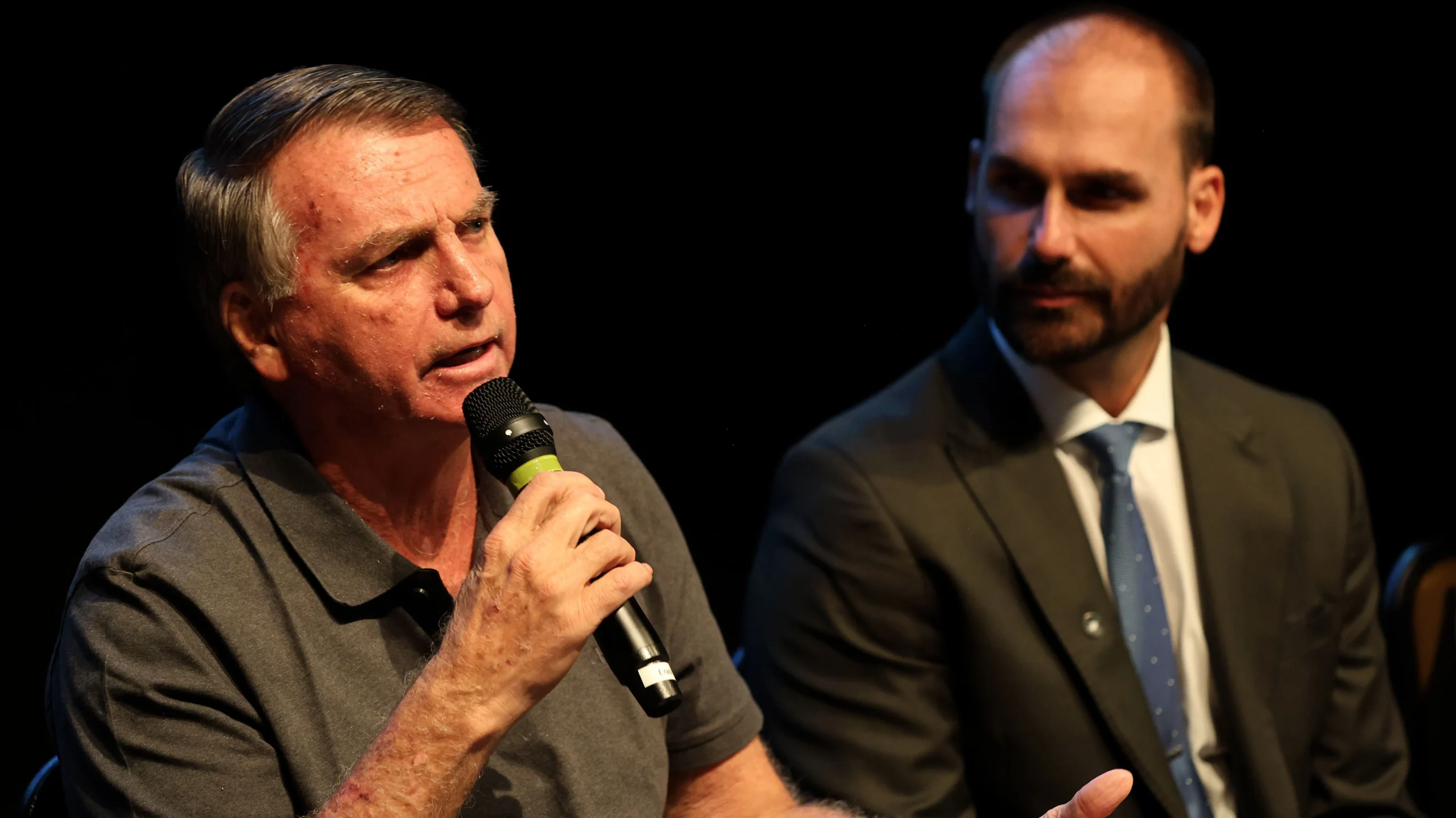 PF indicia Bolsonaro e Eduardo por obstrução judicial - Imagem do artigo