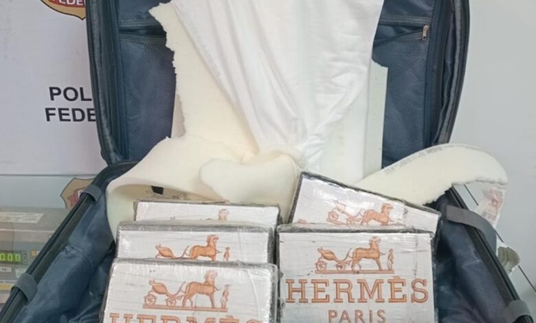 Goiano preso com cocaína em travesseiro no Galeão