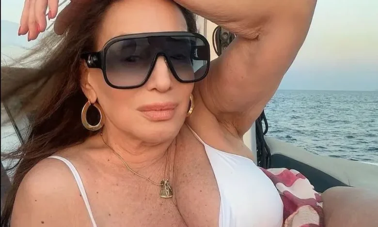 Susana Vieira 83 anos: atriz posa de biquíni na Grécia