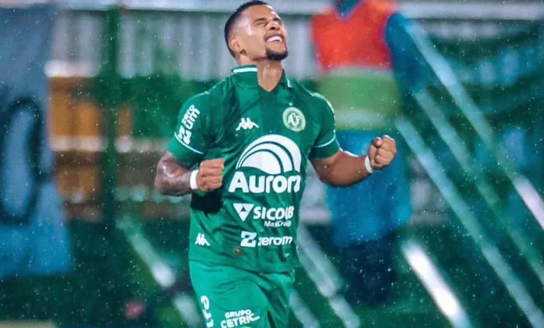 São Paulo negocia Maílton e sofre atraso por punição da Fifa