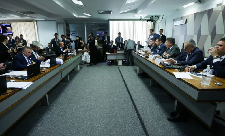 CPMI do INSS chama ex-ministros e ex-presidentes