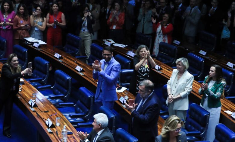 Senado aprova projeto contra adultização de crianças online