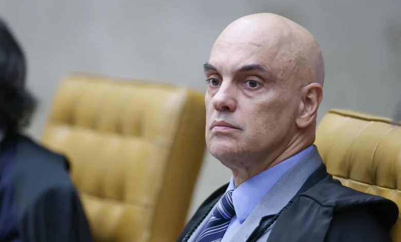 Monitoramento da casa de Bolsonaro é reforçado por Moraes