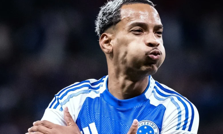 Cruzeiro vence São Paulo e assume vice-liderança