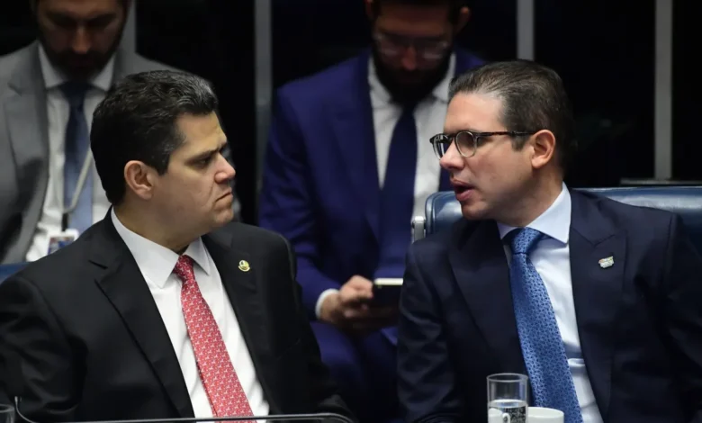 Alcolumbre e Hugo ensaiam união contra oposição