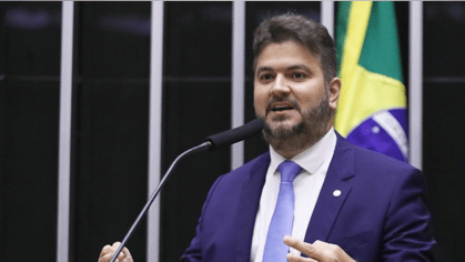 Diego Coronel conduzirá avaliação de punições a deputados que invadiram Mesa da Câmara - Imagem do artigo original