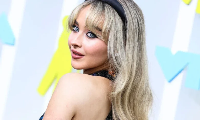 Sabrina Carpenter alcança topo do pop após década de carreira