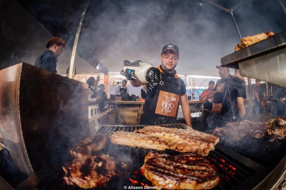Recordes Guinness: Goiás brilha com churrasco e mega palco
