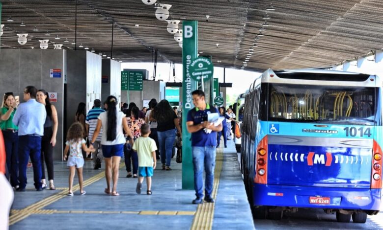 Terminal Praça da Bíblia em Goiânia reabre com ônibus elétricos