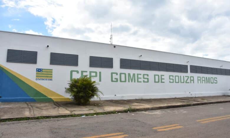 Secretaria de Educação de Goiás rescinde contratos com empresa por paralisação de obras em escolas