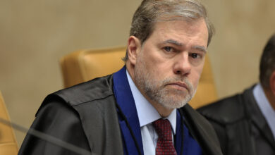 Toffoli determina prazo para Câmara explicar votação da PEC da Blindagem