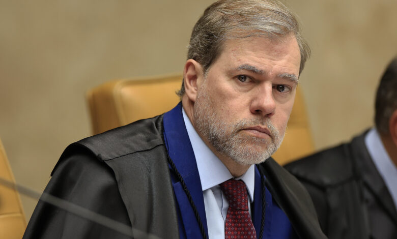 Toffoli determina prazo para Câmara explicar votação da PEC da Blindagem