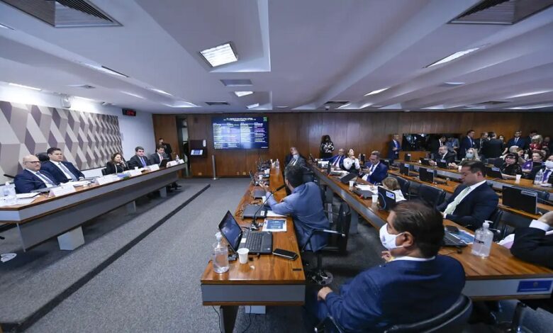 PEC da Blindagem é rejeitada por unanimidade pela CCJ