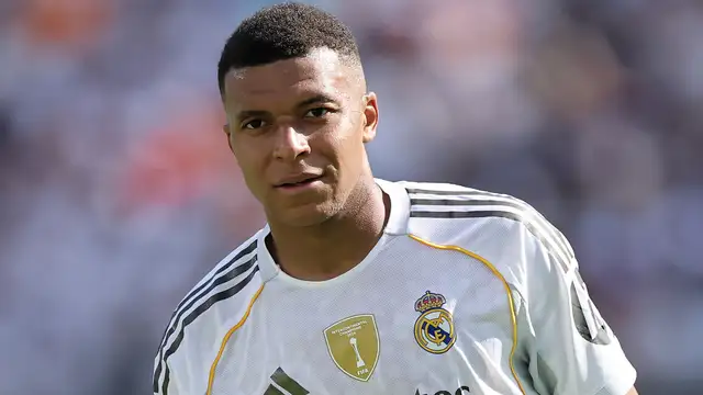Mbappé lidera Real Madrid em estreia na Champions League