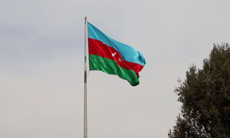 Azerbaijão oferece bolsas de pesquisa a estudantes do Brasil