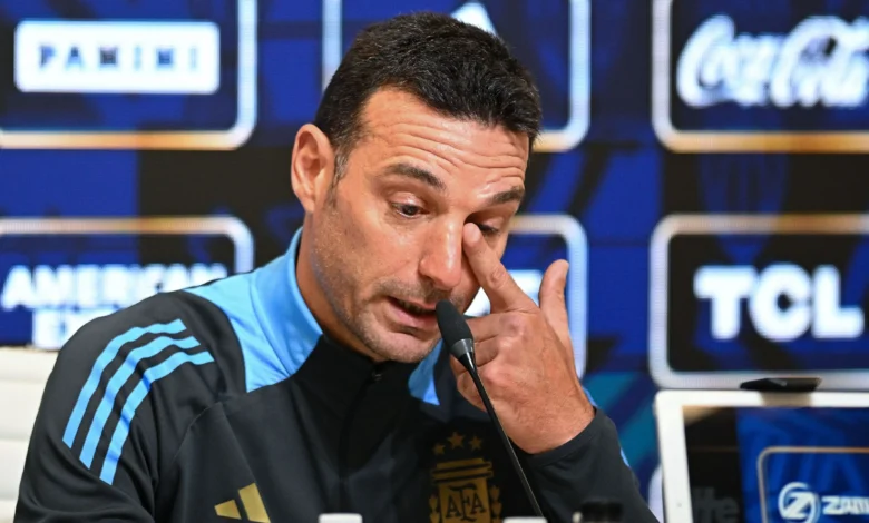 Scaloni se emociona ao falar de Messi em despedida