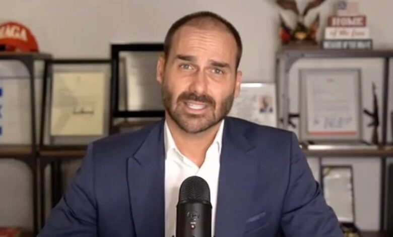 Eduardo Bolsonaro falta a sessões remotas da Câmara