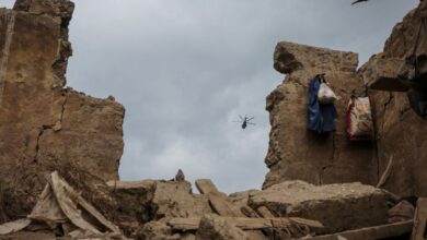 Tremores no Afeganistão elevam temor e dificultam resgate