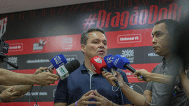 Adson Batista critica punição do STJD ao Flamengo