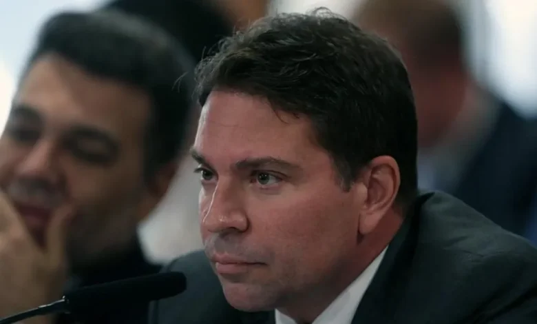 Perda do mandato de Ramagem tensiona relação Câmara-STF