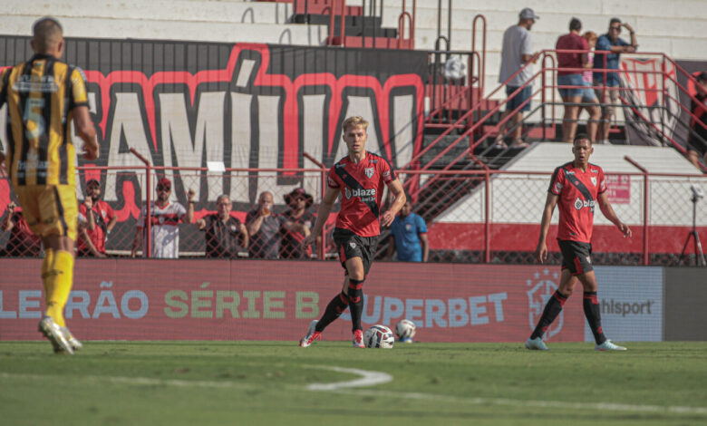Ronald Atlético-GO elogia Goiânia e estrutura do clube