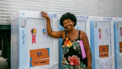 Troca de lâmpadas e geladeiras reúne moradores em Anápolis