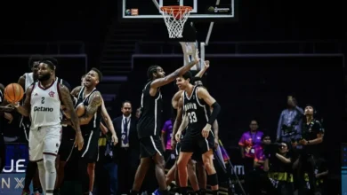 Flamengo cai no fim na estreia da Copa Intercontinental