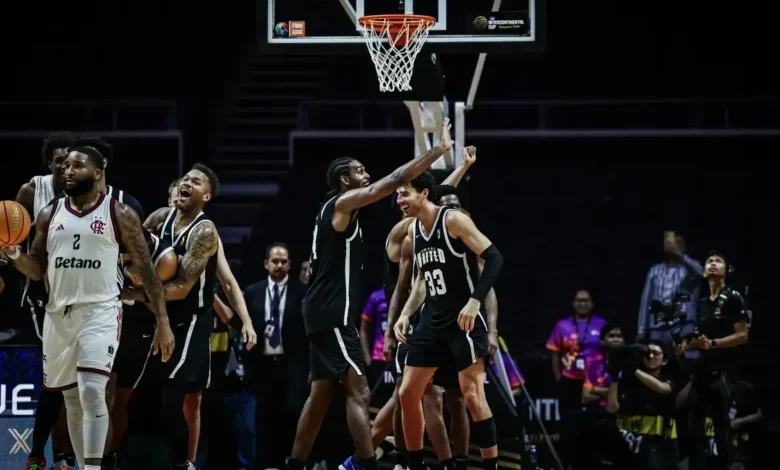 Flamengo cai no fim na estreia da Copa Intercontinental