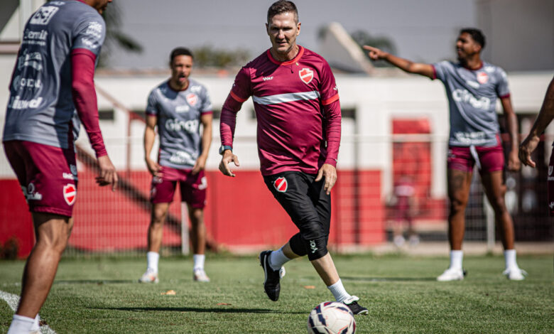 Vila Nova apresenta nova estrutura e evolução com Turra