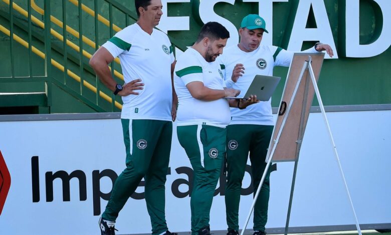 Rafael Lacerda e Jair Ventura selam paz antes de jogo
