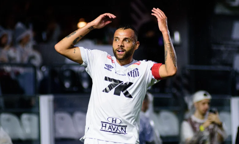 Santos vence São Paulo e se afasta da zona de rebaixamento