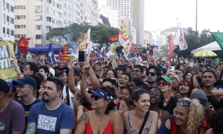 PEC da Blindagem: Protesto lota Copacabana no RJ