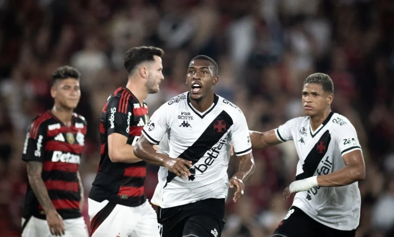 Vasco x Flamengo: Rayan celebra gol e fôlego no clássico