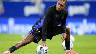 Raphinha sofre lesão muscular e desfalca Barcelona