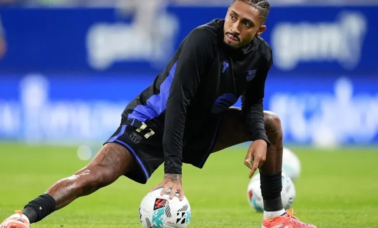 Raphinha sofre lesão muscular e desfalca Barcelona